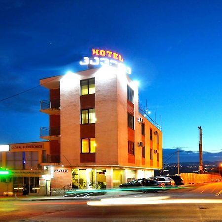 Hotel Kavela Tbilisi Ngoại thất bức ảnh