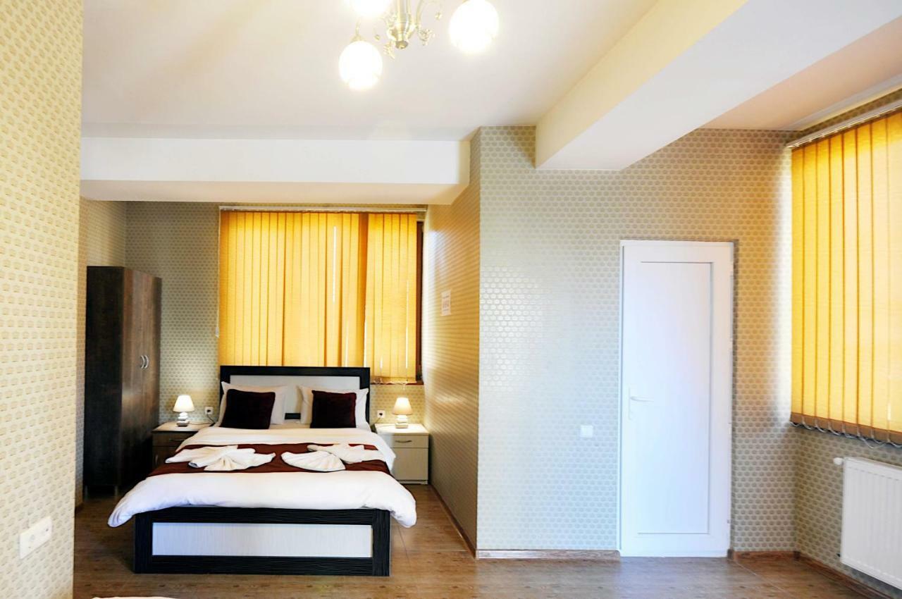 Hotel Kavela Tbilisi Ngoại thất bức ảnh